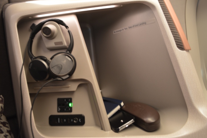 Ample storage space, connectivity ports and headphone rack
